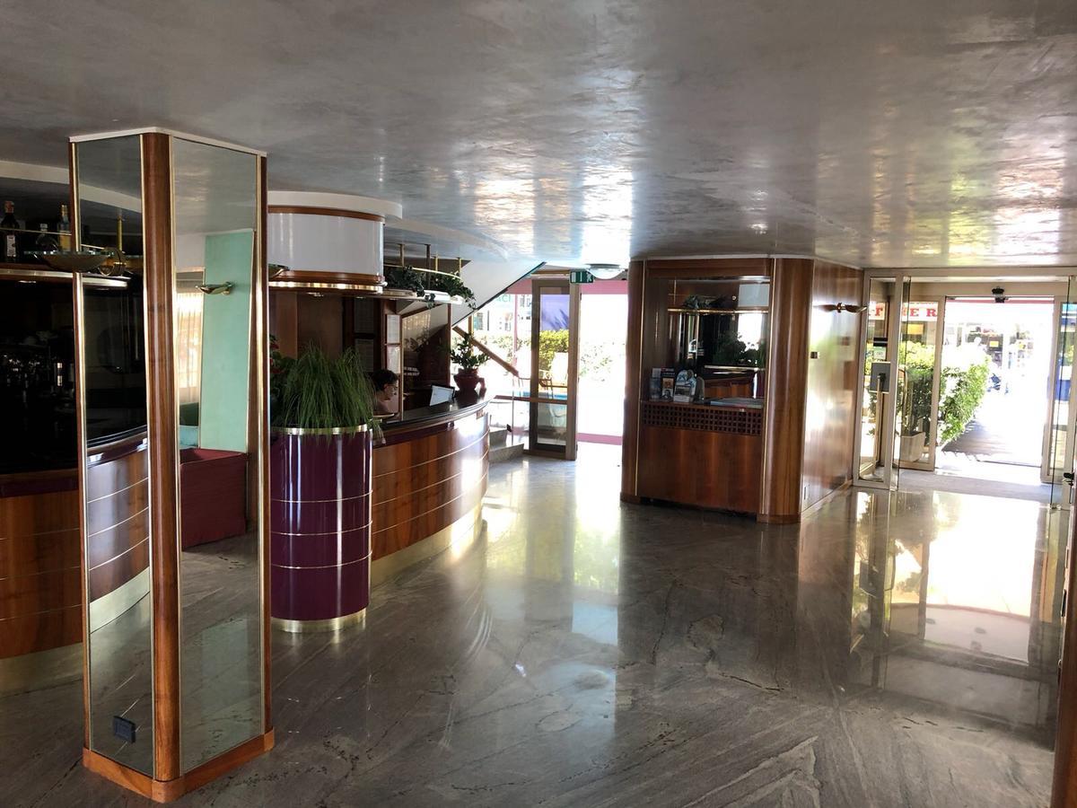 Hotel Flamingo Rimini Esterno foto