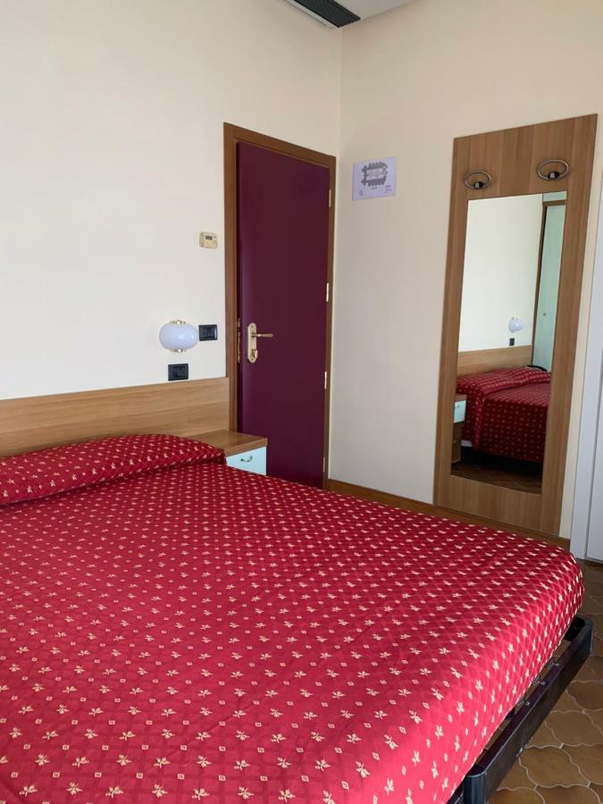 Hotel Flamingo Rimini Esterno foto