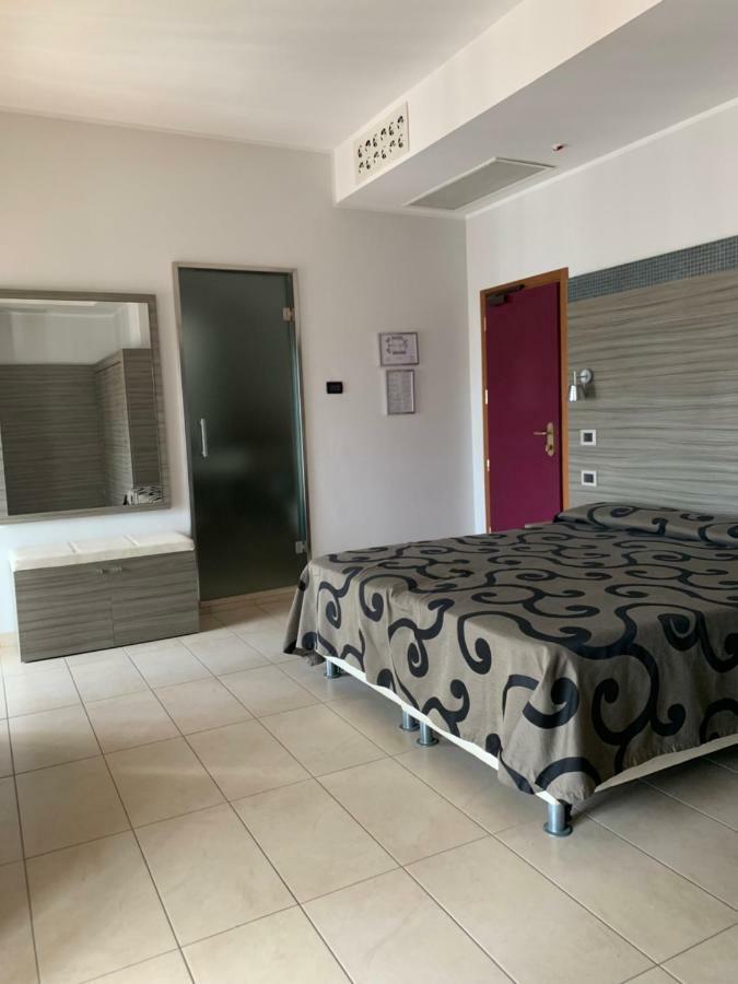 Hotel Flamingo Rimini Esterno foto