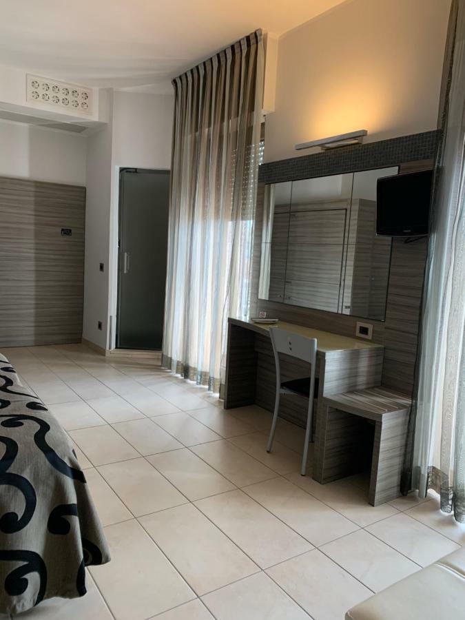 Hotel Flamingo Rimini Esterno foto